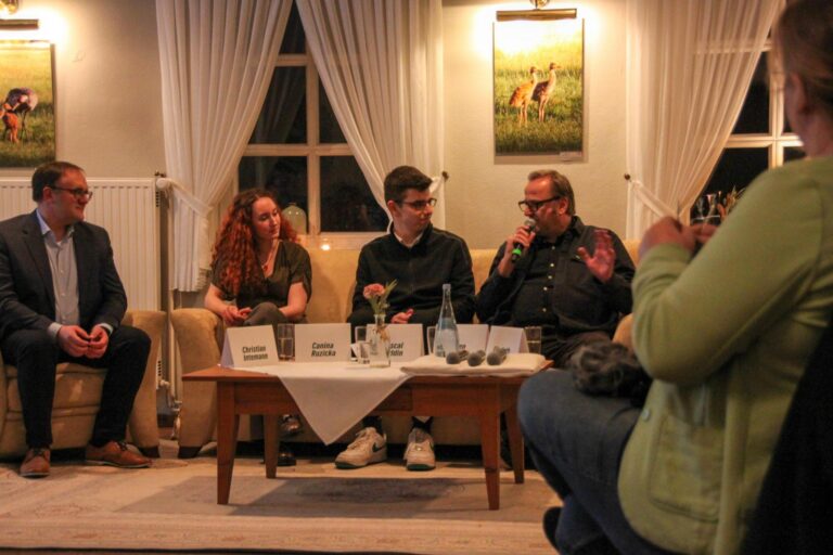 Grün im Dialog: Kontroverse und konstruktive Debatte zum Agrarstrukturgesetz